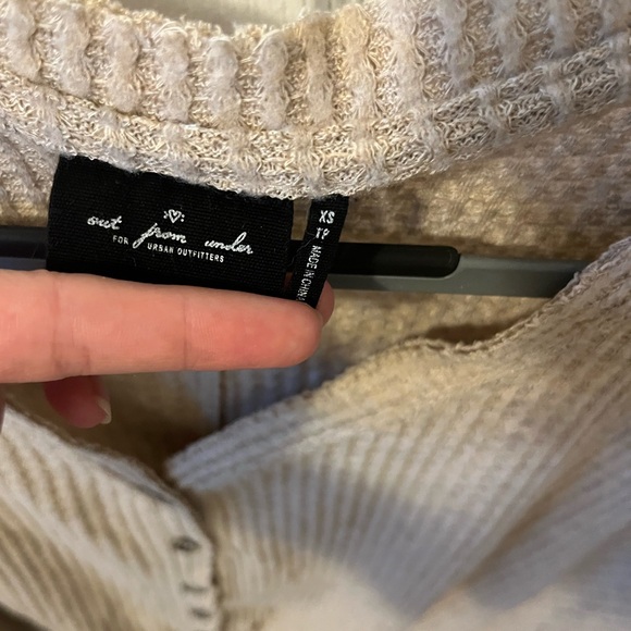 Urban Outfitters, tan waffle button up long sleeve with tie front, size XS - Picture 3 of 4